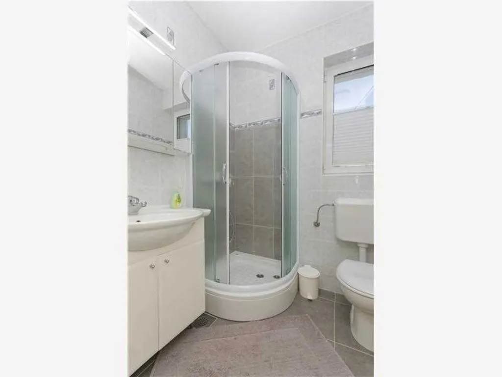 Vodice One-Bedroom Apartment for 1 Guest