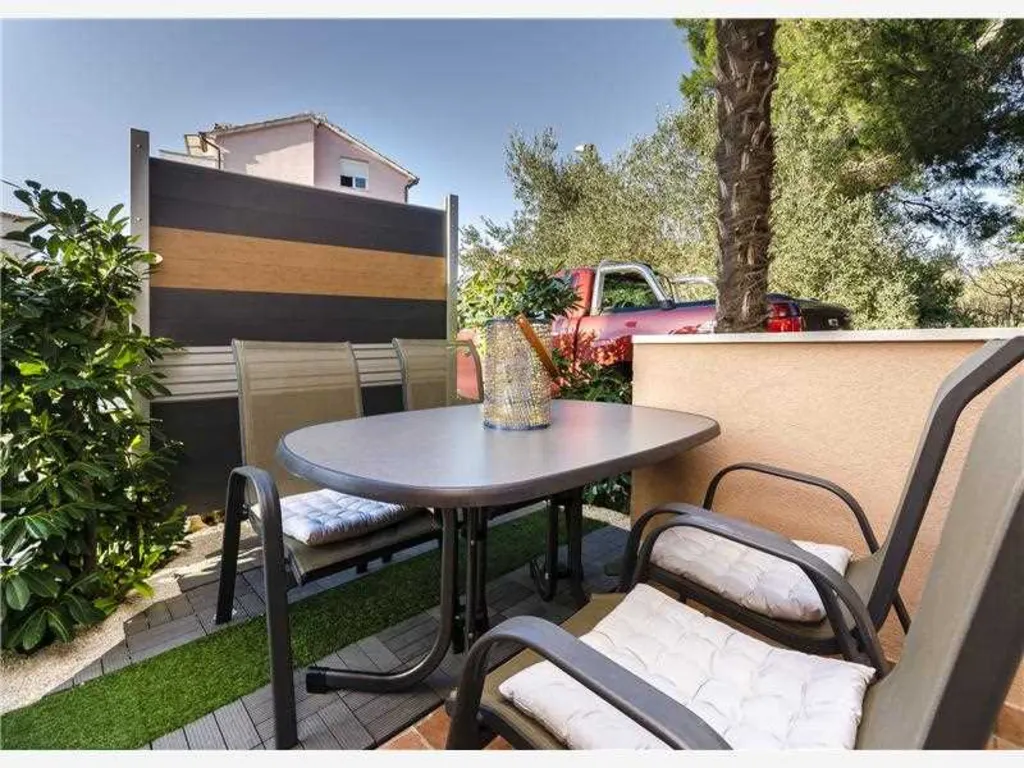 1-Bedroom Apartment in Vodice for Up to 4