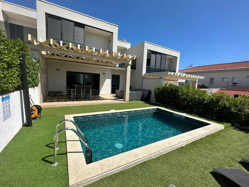 Vodice Villa for Up to 7 Guests with Private Pool