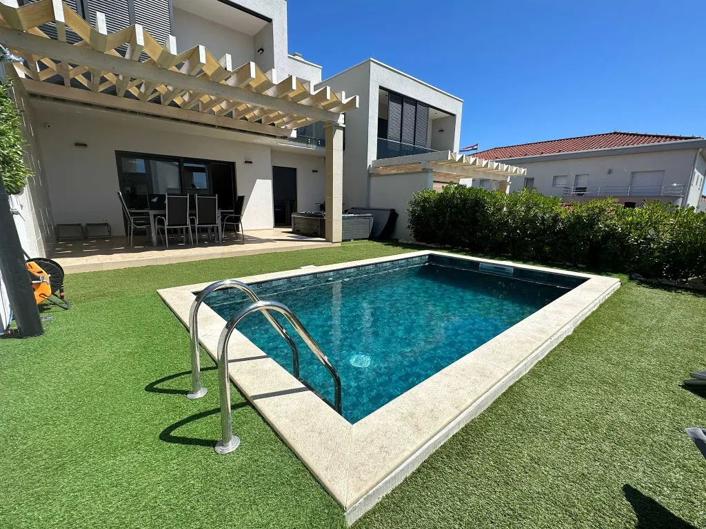 Vodice Villa for Up to 7 Guests with Private Pool