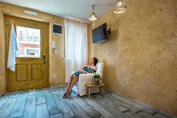 Veli Lošinj Apartment for 2 Guests with Sea & Harbor View