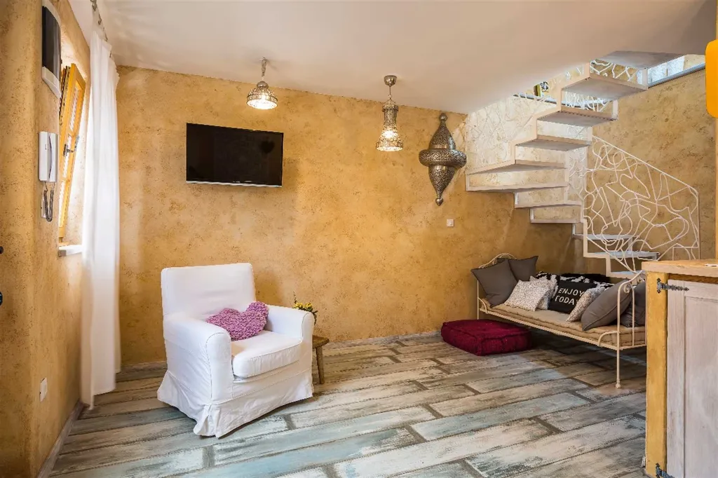 Veli Lošinj Apartment for 2 Guests with Sea & Harbor View