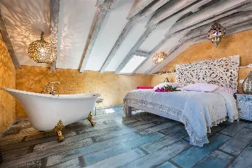 Veli Lošinj Apartment for 2 Guests with Sea & Harbor View