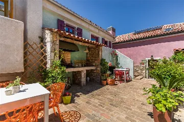 Veli Lošinj Apartment for 2 Guests with Sea & Harbor View