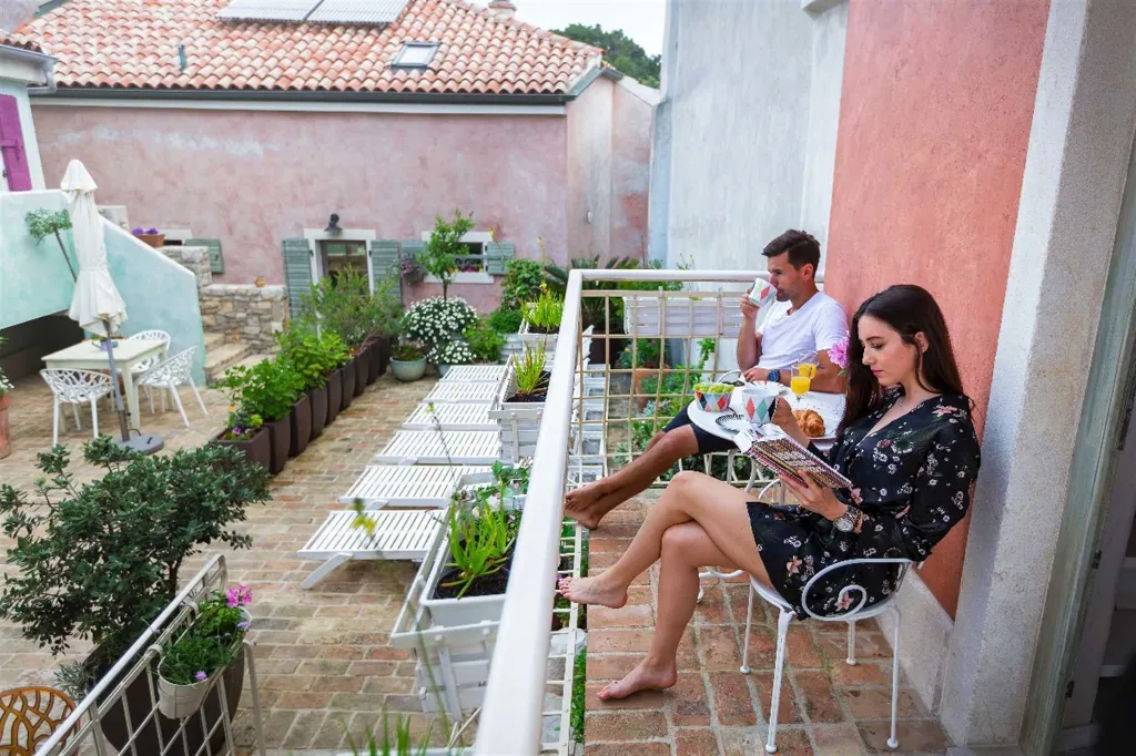 Apartment for 2 in Veli Lošinj with Sea-View Balcony
