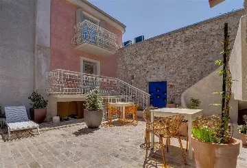 Apartment for 2 in Veli Lošinj with Sea-View Balcony