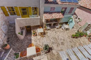 Apartment for 2 in Veli Lošinj with Sea-View Balcony