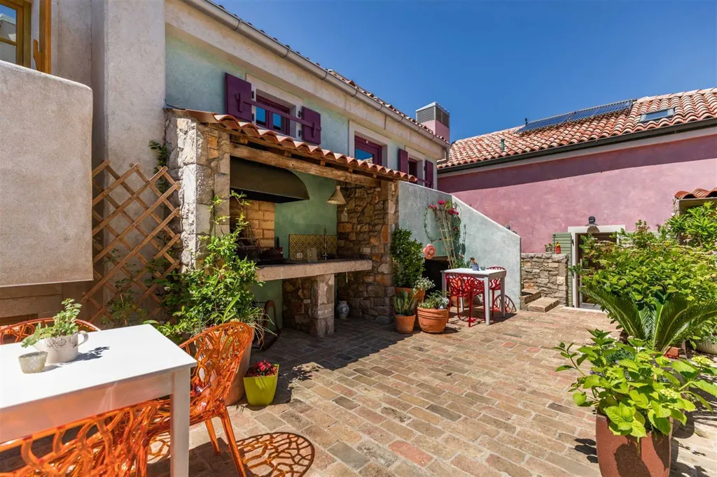 Apartment for 2 in Veli Lošinj with Sea-View Balcony