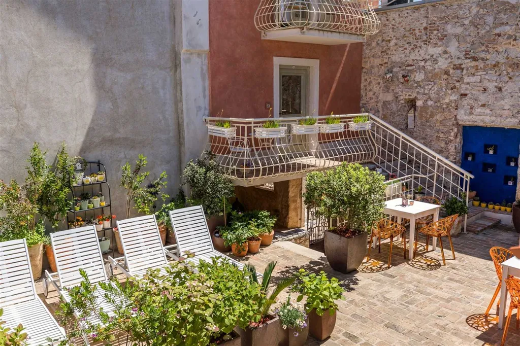 Apartment for 2 in Veli Lošinj with Sea-View Balcony