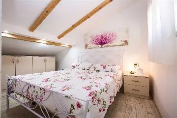 Pet-friendly 2-Bedroom Holiday House in Mali Lošinj