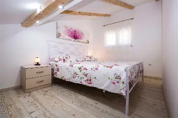 Pet-friendly 2-Bedroom Holiday House in Mali Lošinj