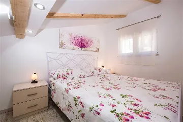 Pet-friendly 2-Bedroom Holiday House in Mali Lošinj