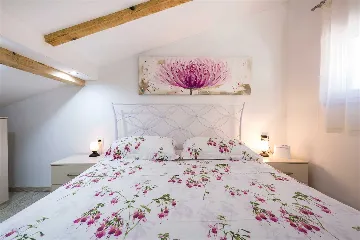 Pet-friendly 2-Bedroom Holiday House in Mali Lošinj