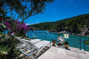 Pet-friendly 2-Bedroom Holiday House in Mali Lošinj