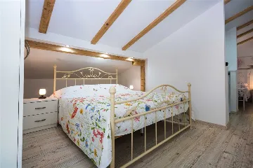 Pet-friendly 2-Bedroom Holiday House in Mali Lošinj