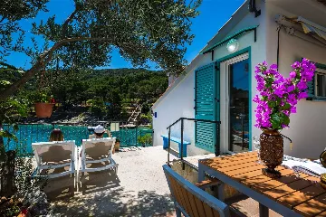 Pet-friendly 2-Bedroom Holiday House in Mali Lošinj
