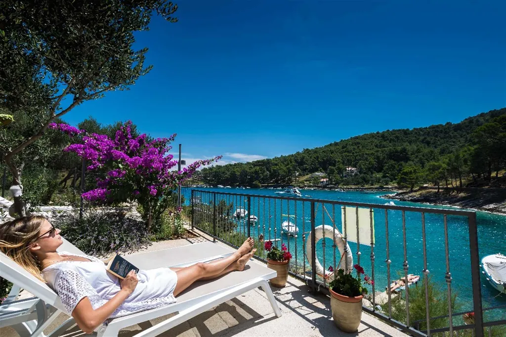 Pet-friendly 2-Bedroom Holiday House in Mali Lošinj