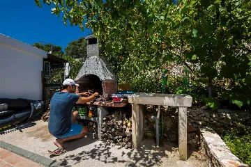 Pet-friendly 2-Bedroom Holiday House in Mali Lošinj