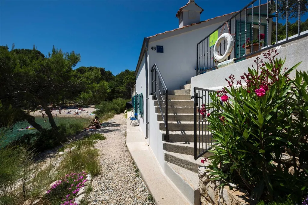 Pet-friendly 2-Bedroom Holiday House in Mali Lošinj
