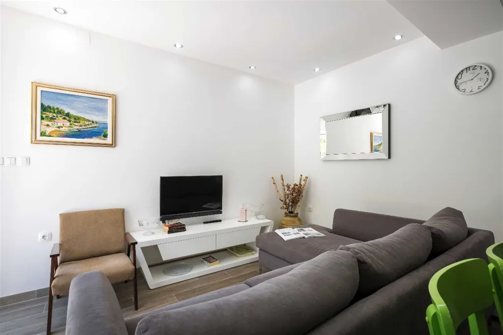 Pet-friendly 2-Bedroom Holiday House in Mali Lošinj