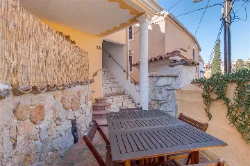 Apartment in Mali Lošinj for 8 Guests (Pet-friendly)