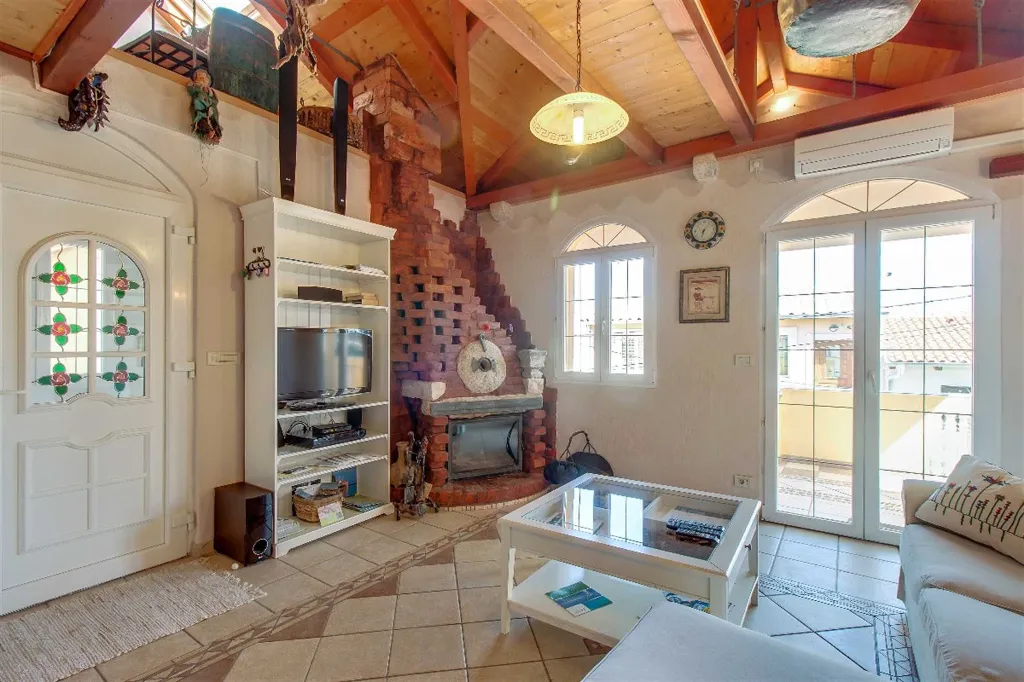 Apartment in Mali Lošinj for 8 Guests (Pet-friendly)