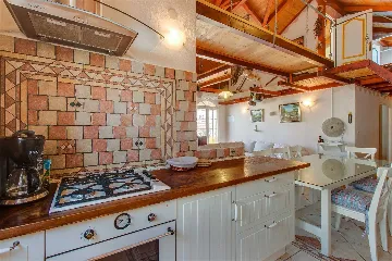 Apartment in Mali Lošinj for 8 Guests (Pet-friendly)