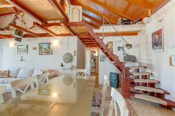 Apartment in Mali Lošinj for 8 Guests (Pet-friendly)