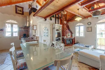 Apartment in Mali Lošinj for 8 Guests (Pet-friendly)