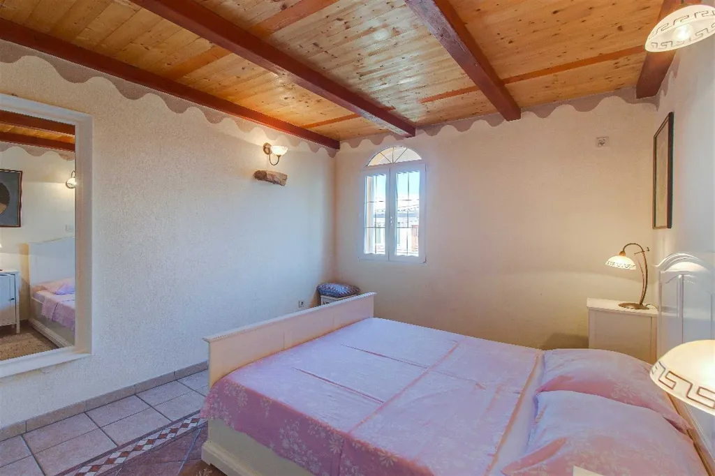Apartment in Mali Lošinj for 8 Guests (Pet-friendly)