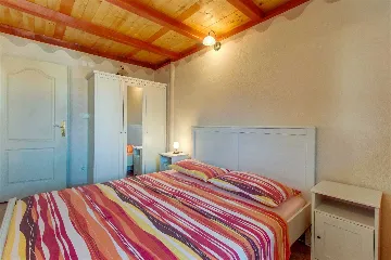 Apartment in Mali Lošinj for 8 Guests (Pet-friendly)