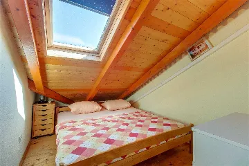 Apartment in Mali Lošinj for 8 Guests (Pet-friendly)
