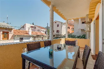 Apartment in Mali Lošinj for 8 Guests (Pet-friendly)