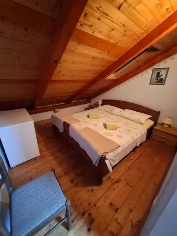 Apartment in Mali Lošinj for 8 Guests (Pet-friendly)