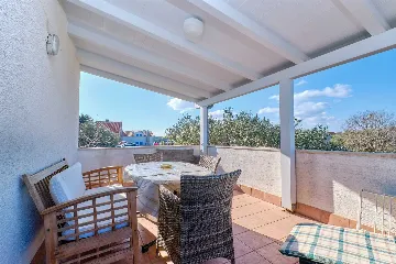 2-Bedroom Sea View Apartment in Mali Lošinj