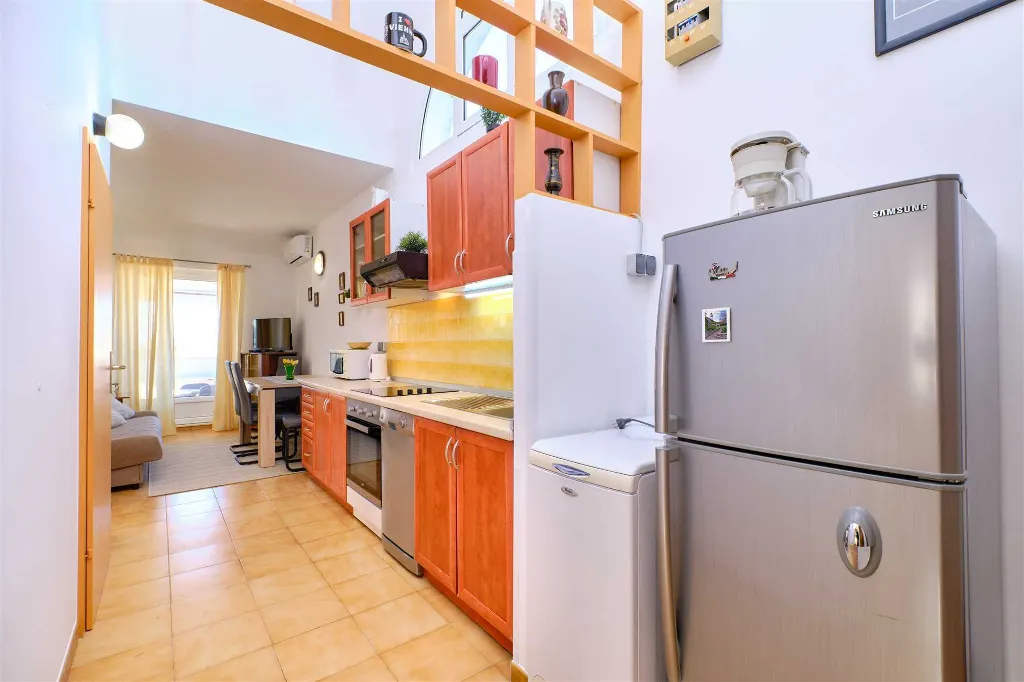 2-Bedroom Sea View Apartment in Mali Lošinj