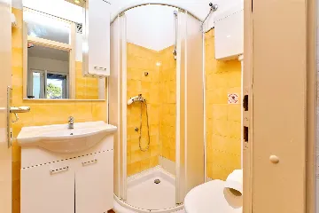 1-Bedroom Apartment in Mali Lošinj for Up to 3