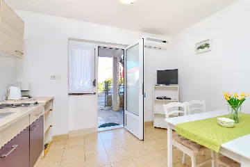 One-Bedroom Apartment for 2 in Mali Lošinj