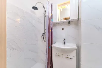 One-Bedroom Apartment for 2 in Mali Lošinj