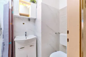 One-Bedroom Apartment for 2 in Mali Lošinj