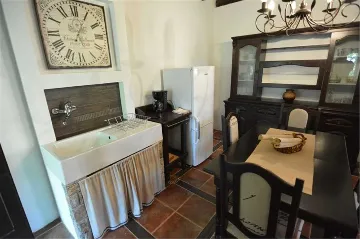 Veli Lošinj 2-Bedroom Apartment for 4 Guests