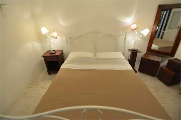 Veli Lošinj 2-Bedroom Apartment for 4 Guests