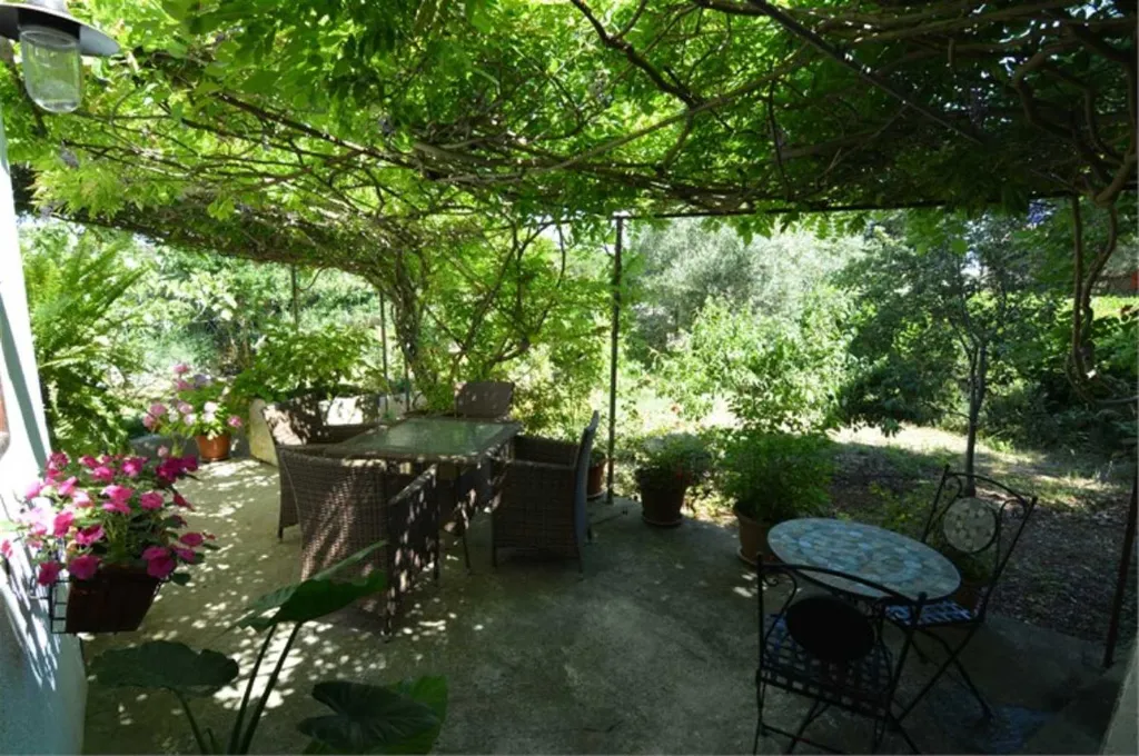 Veli Lošinj 2-Bedroom Apartment for 4 Guests