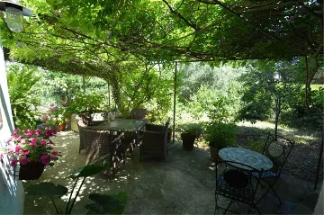 Veli Lošinj 2-Bedroom Apartment for 4 Guests