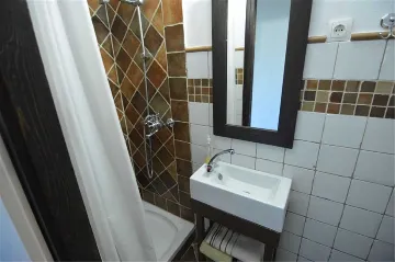 Veli Lošinj 2-Bedroom Apartment for 4 Guests