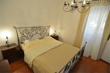 Veli Lošinj 2-Bedroom Apartment for 4 Guests