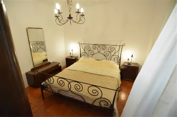 Veli Lošinj 2-Bedroom Apartment for 4 Guests