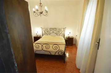 Veli Lošinj 2-Bedroom Apartment for 4 Guests