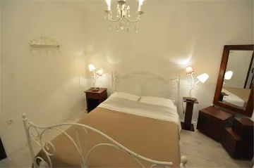Veli Lošinj 2-Bedroom Apartment for 4 Guests