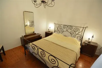 Veli Lošinj 2-Bedroom Apartment for 4 Guests